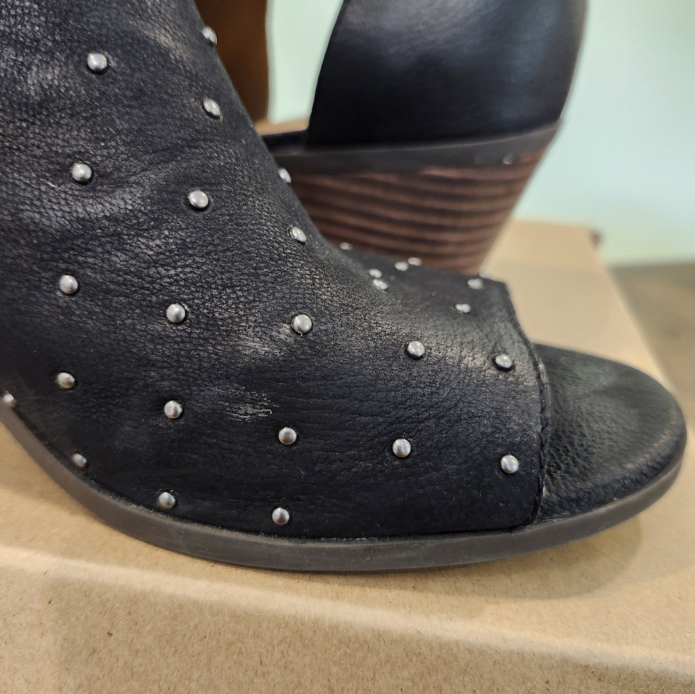 Lucky Brand Bankks Black Leather Studded Booties Open Toe Size 10 - Picture 9 of 10